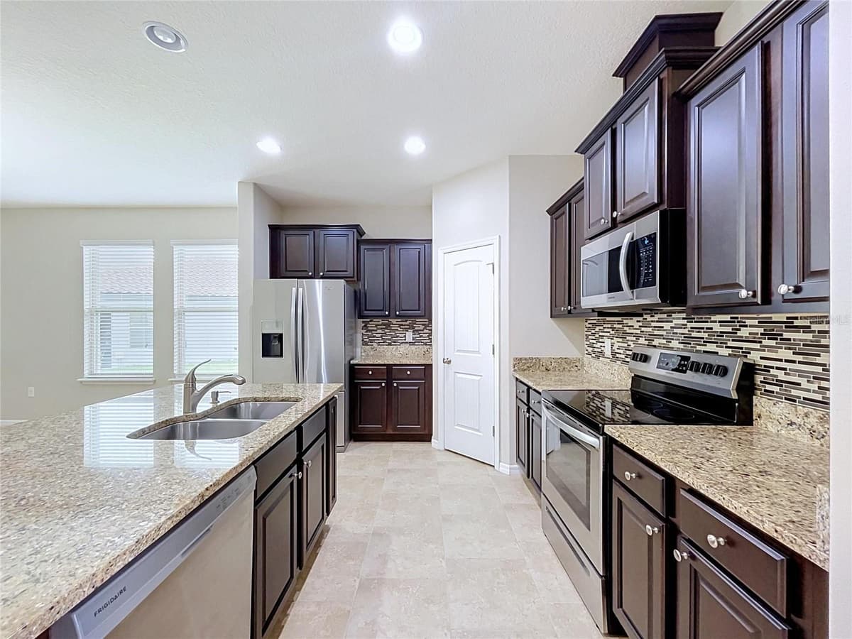 4125 PRIMA LAGO CIRCLE — photo 13 of 46