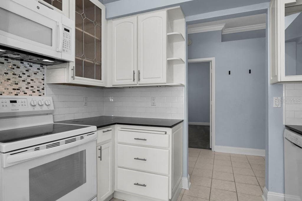18104 HAMDEN PARK WAY — photo 11 of 29