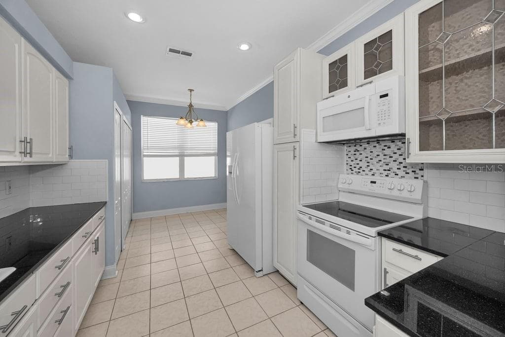 18104 HAMDEN PARK WAY — photo 13 of 29