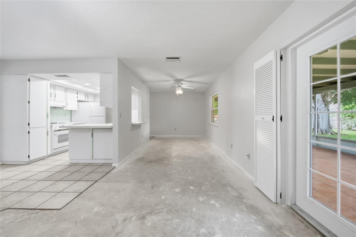 5608 4TH AVENUE — photo 8 of 47