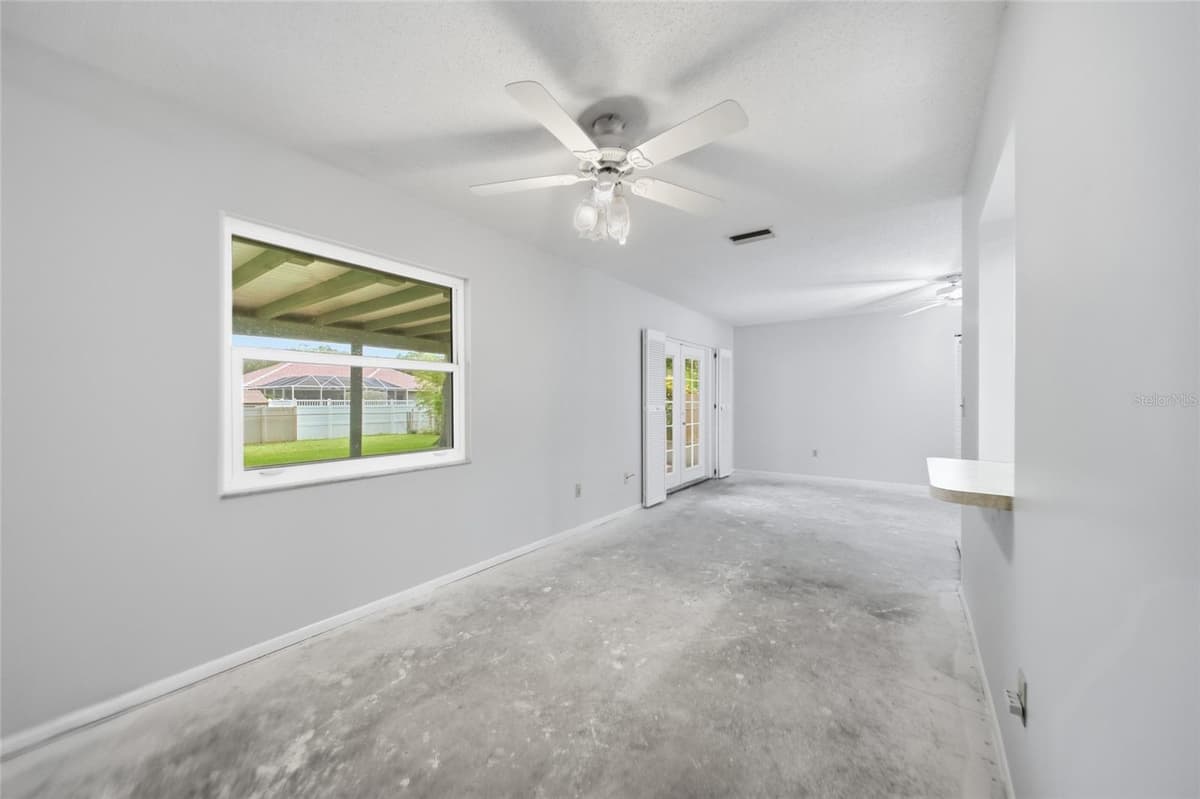 5608 4TH AVENUE — photo 9 of 47