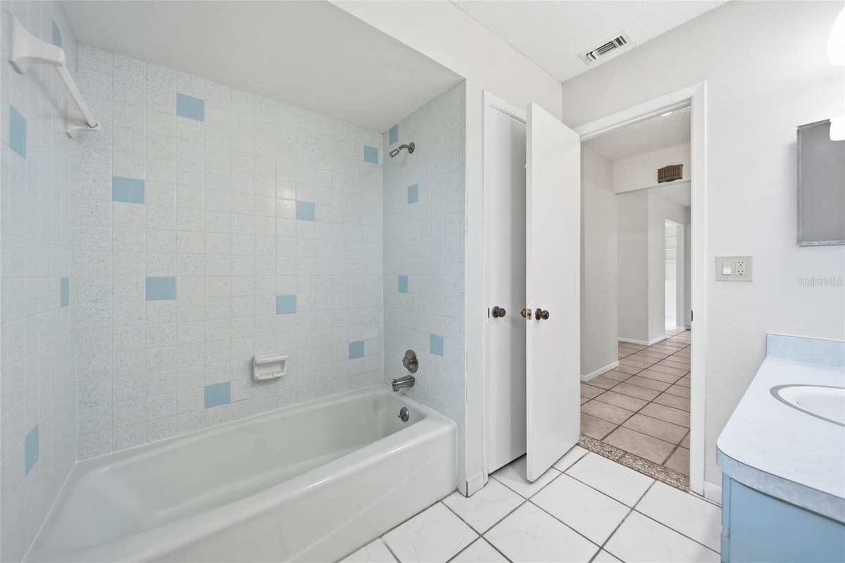 5608 4TH AVENUE — photo 19 of 47