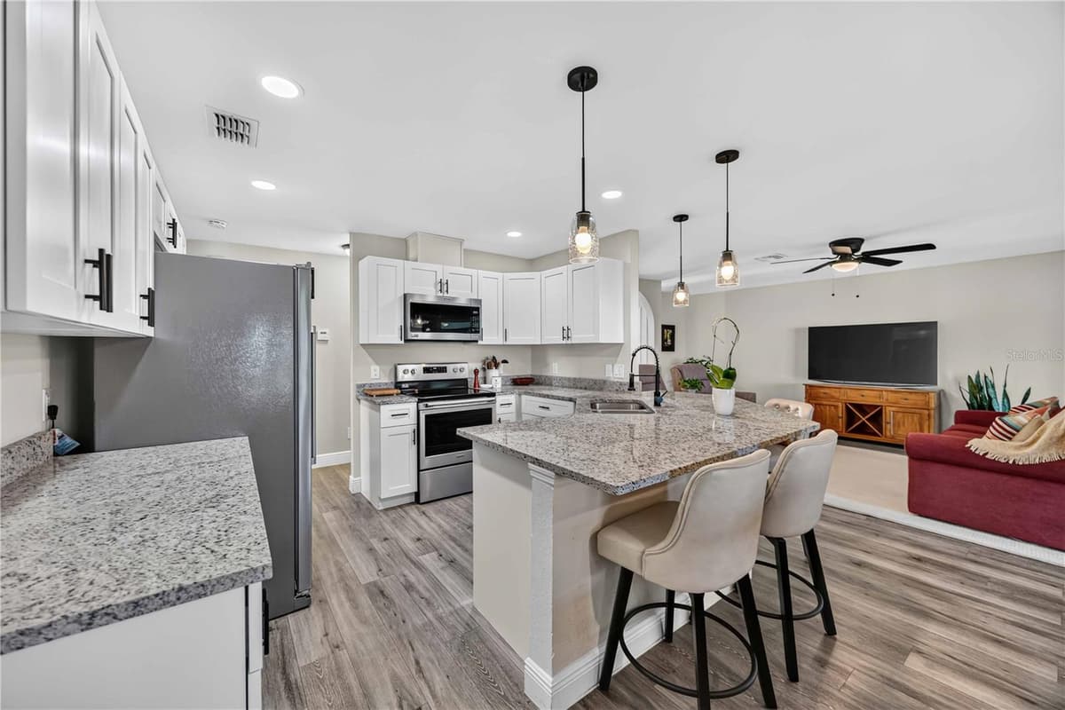 23 BUNKER PLACE — photo 8 of 39