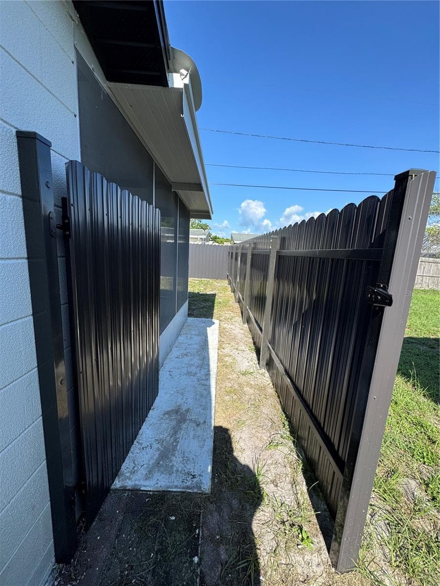 3542 BEDFORD STREET — photo 13 of 14