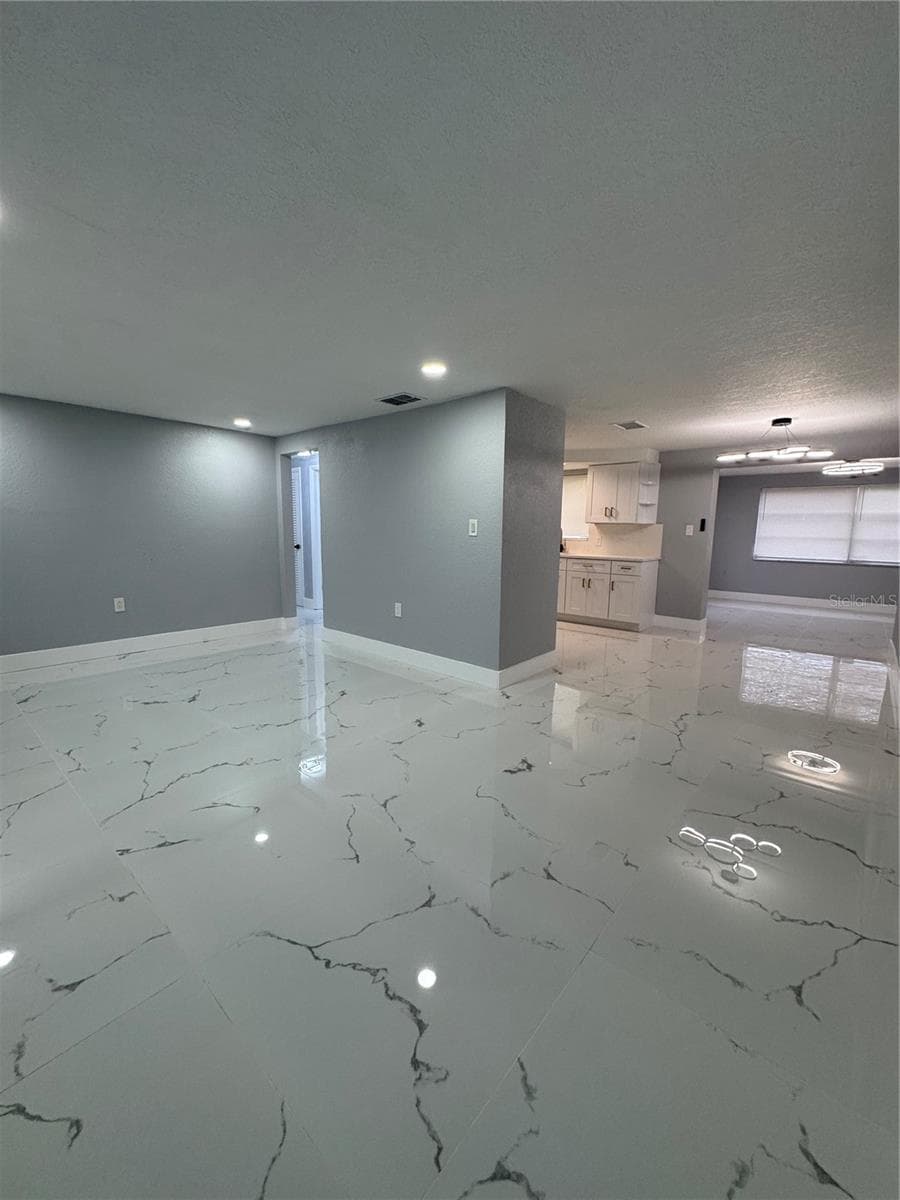 3542 BEDFORD STREET — photo 4 of 14
