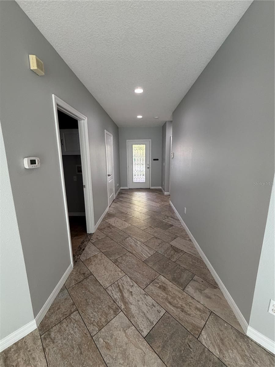 115 GLADESDOWN COURT — photo 8 of 26