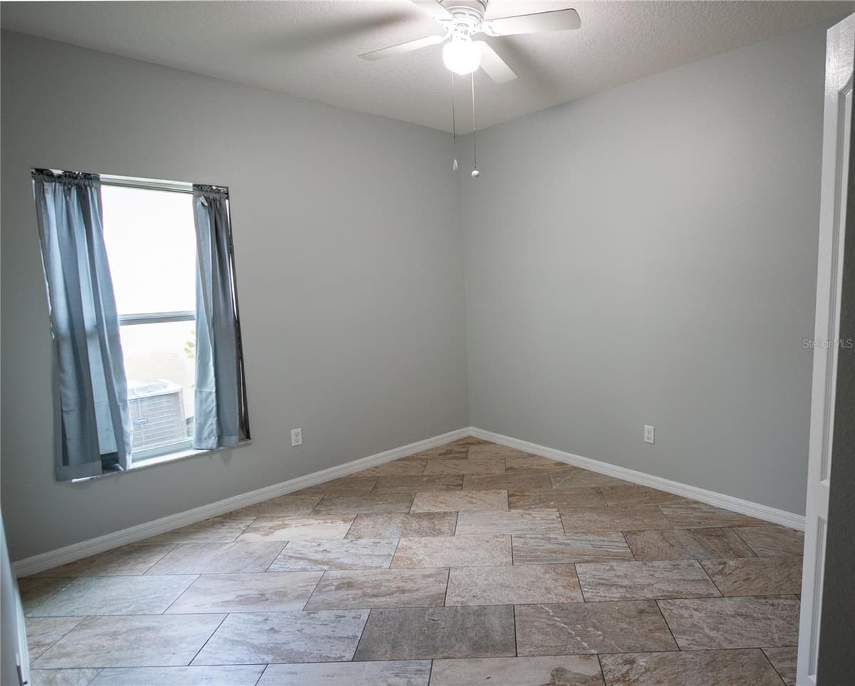 115 GLADESDOWN COURT — photo 15 of 26