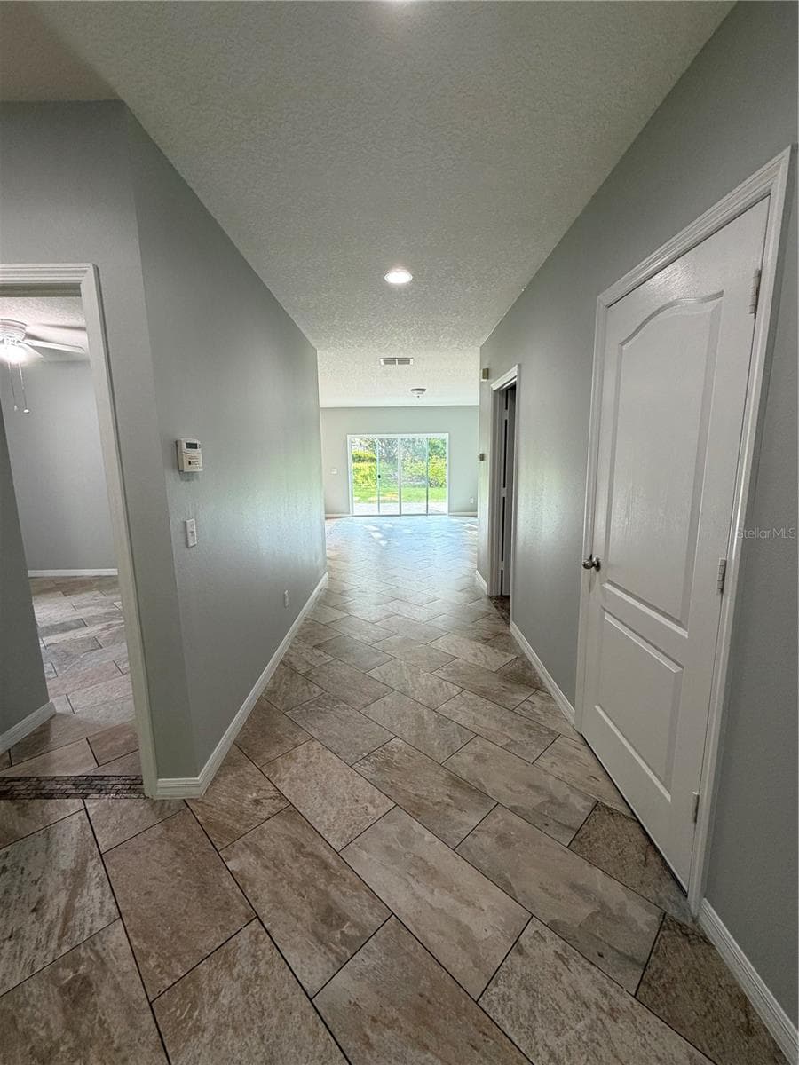 115 GLADESDOWN COURT — photo 7 of 26