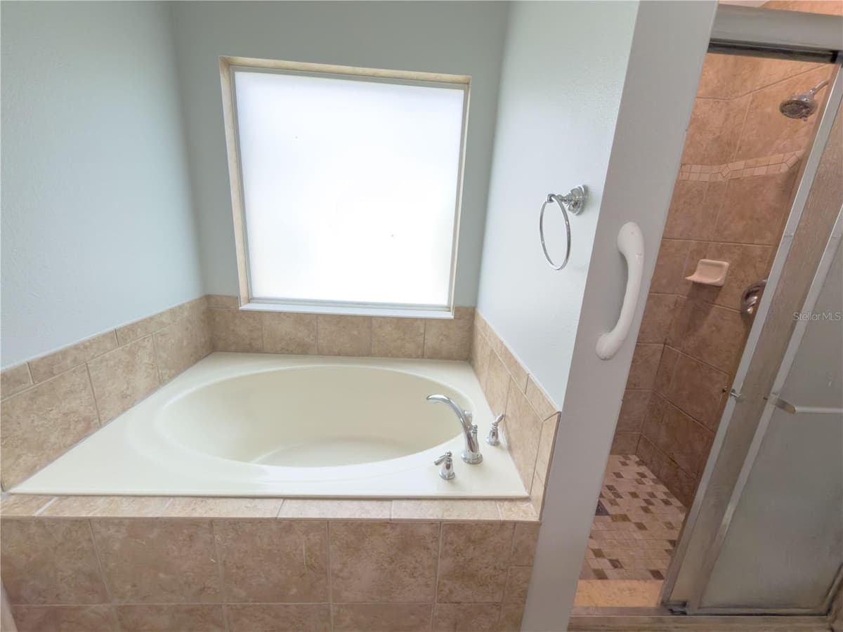 115 GLADESDOWN COURT — photo 22 of 26