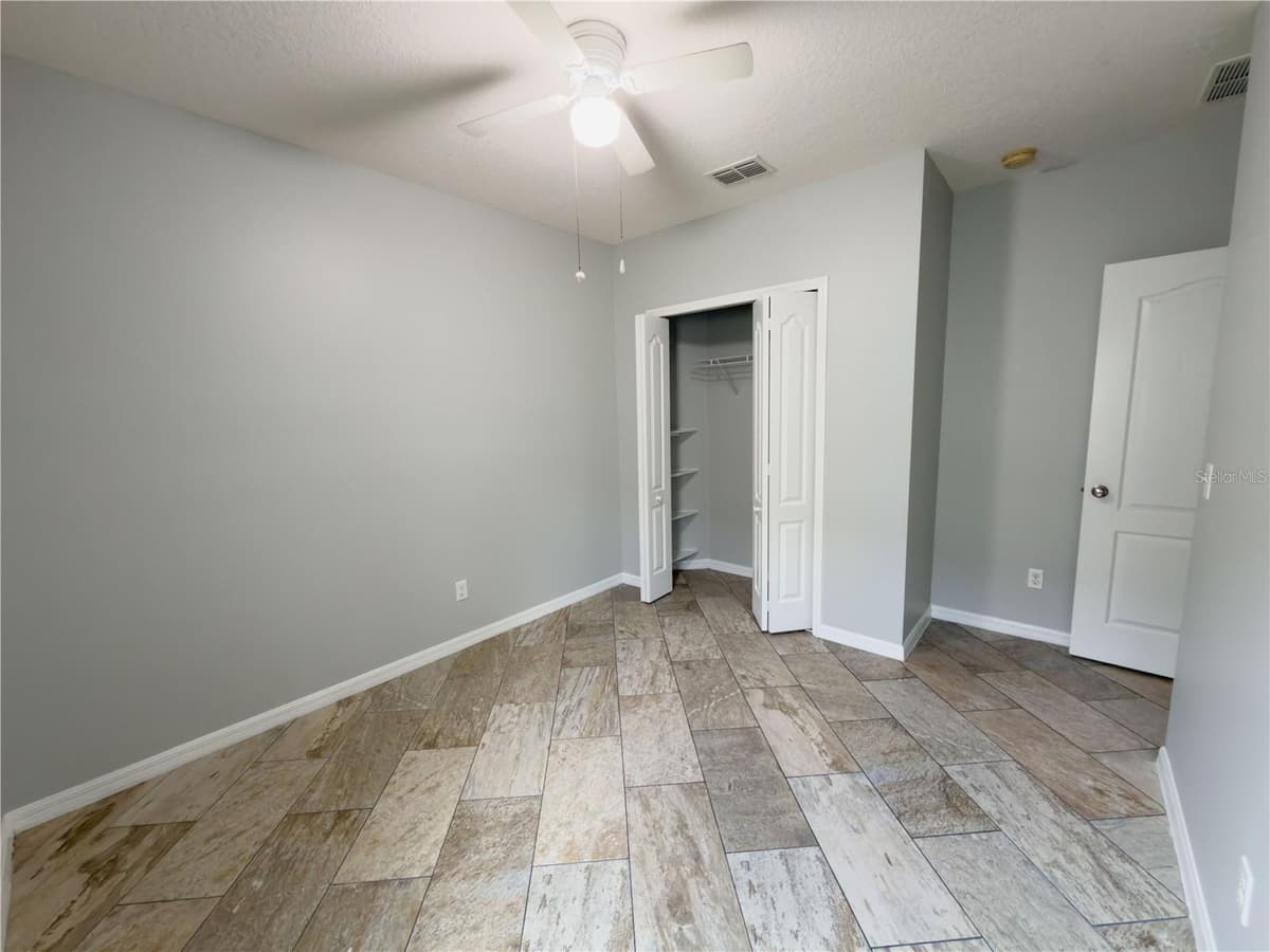115 GLADESDOWN COURT — photo 17 of 26