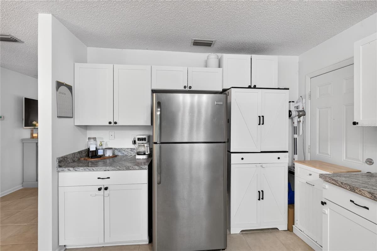 30832 RIDGEVIEW AVENUE — photo 12 of 32