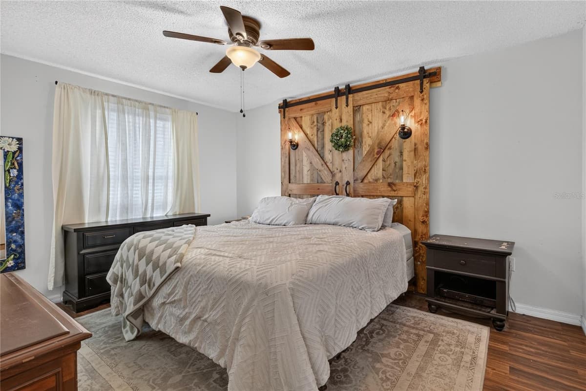30832 RIDGEVIEW AVENUE — photo 17 of 32