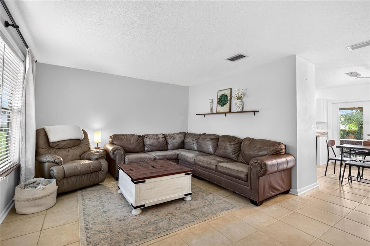 30832 RIDGEVIEW AVENUE — photo 4 of 32