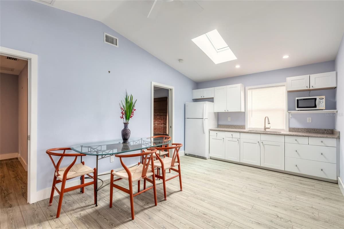 808 16TH AVENUE — photo 4 of 51