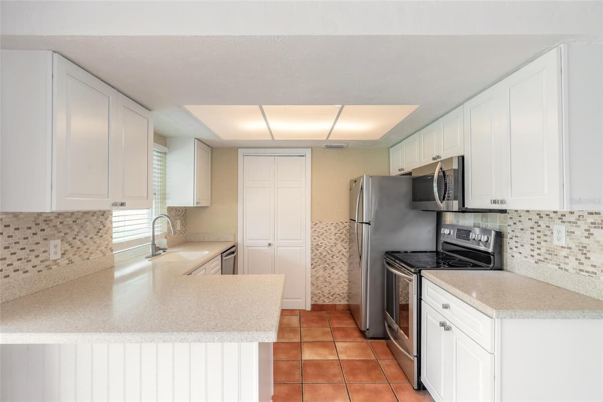 808 16TH AVENUE — photo 16 of 51
