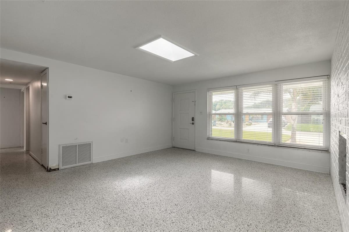 808 16TH AVENUE — photo 11 of 51