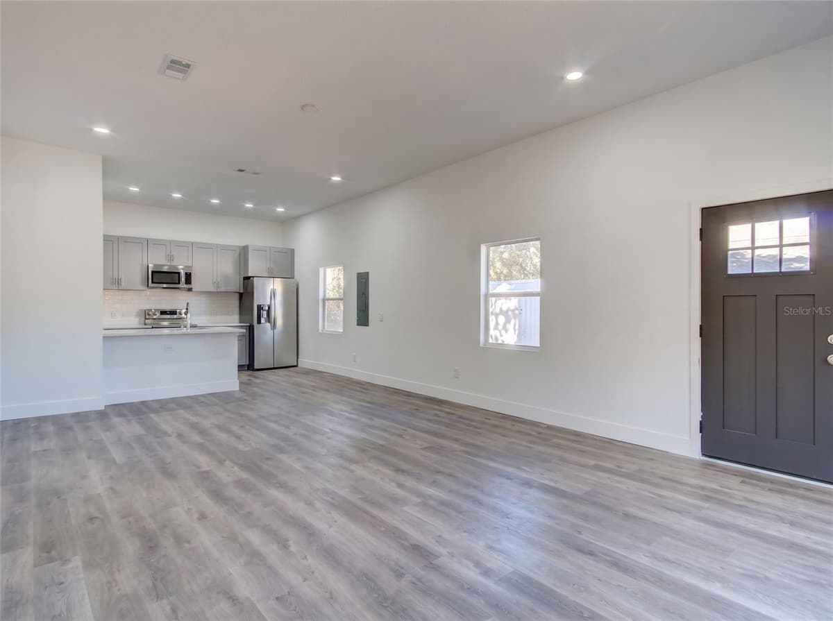 1 CUNNINGHAM LANE — photo 34 of 47