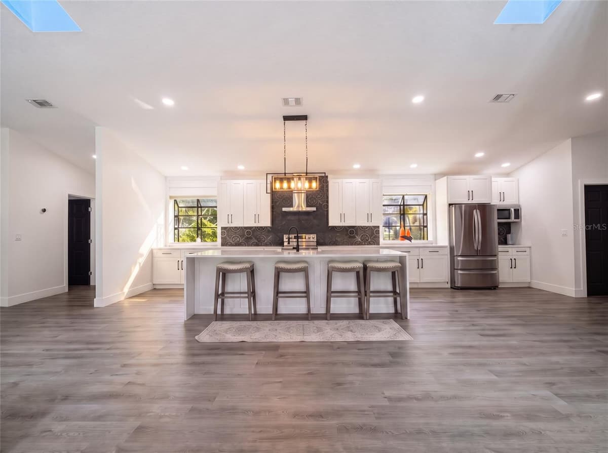 1 CUNNINGHAM LANE — photo 12 of 47