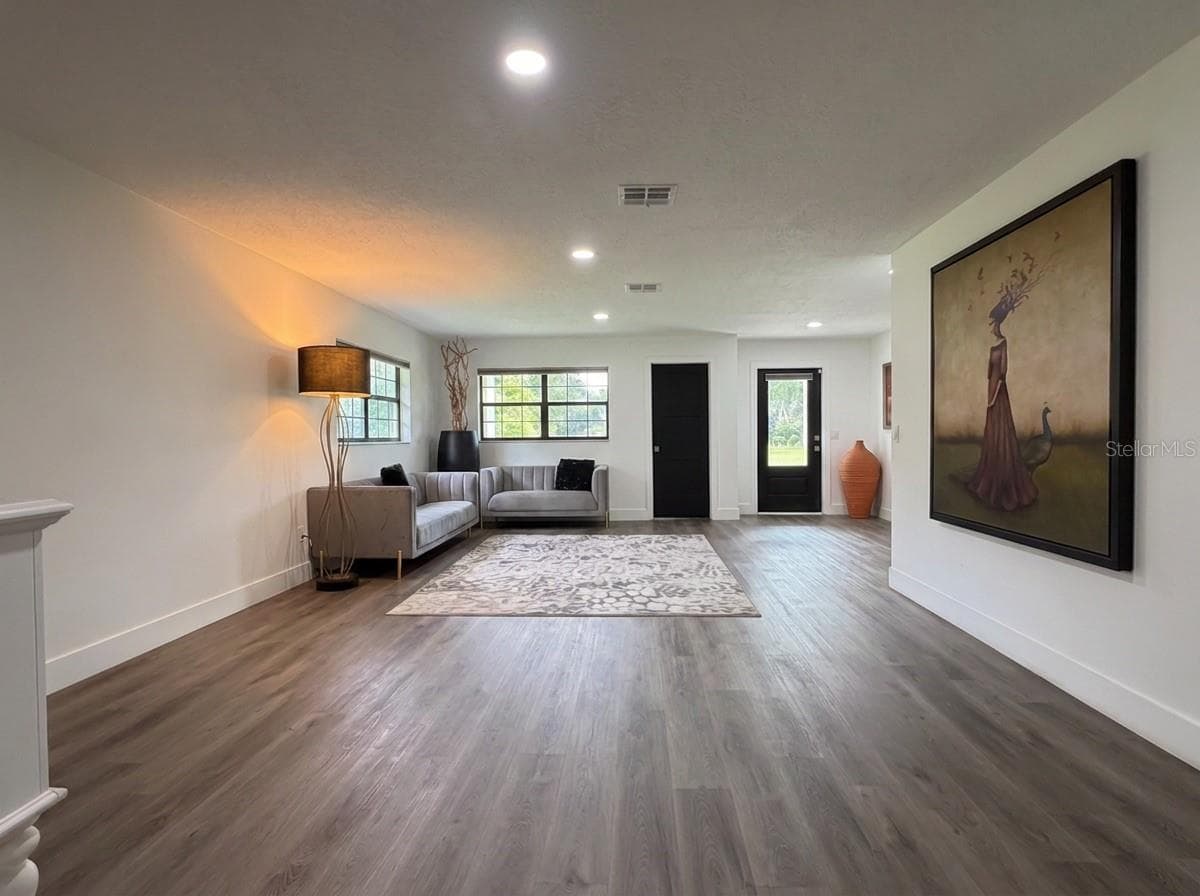 1 CUNNINGHAM LANE — photo 15 of 47