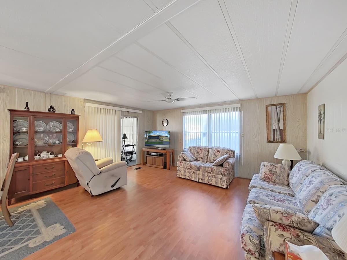 12501 ULMERTON ROAD — photo 5 of 20