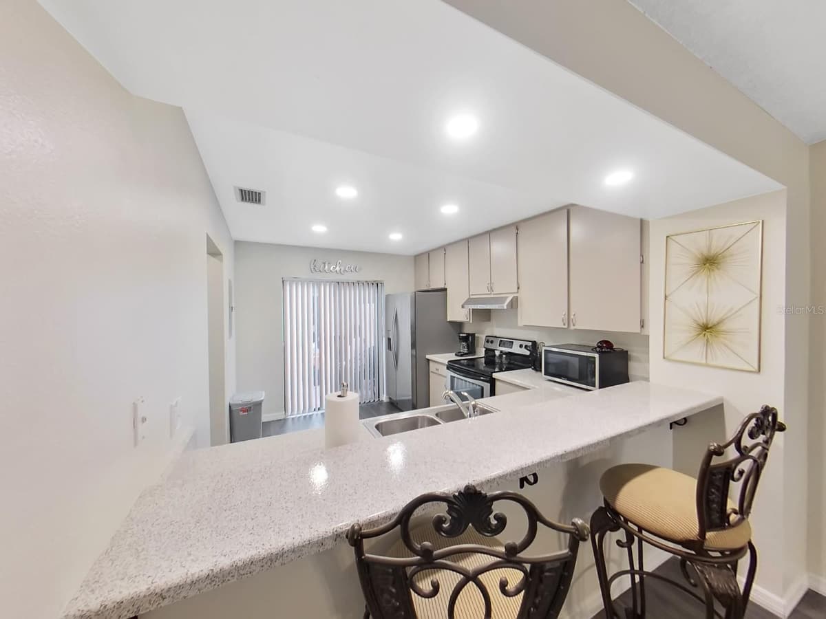 7805 AMBERLEA COURT — photo 6 of 22