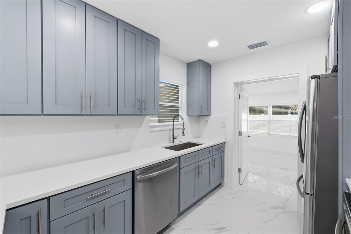 2535 19TH STREET — photo 14 of 25