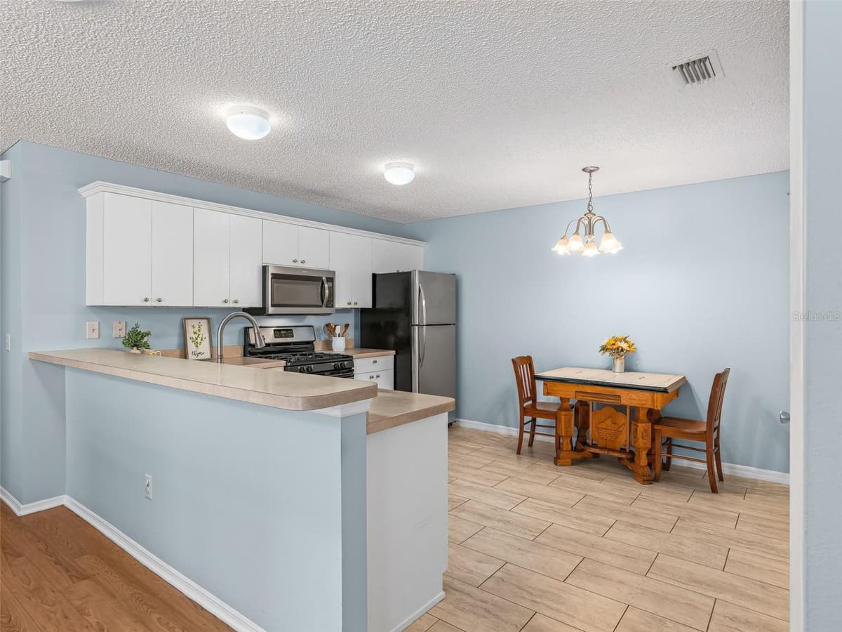 973 YORK TERRACE — photo 19 of 44