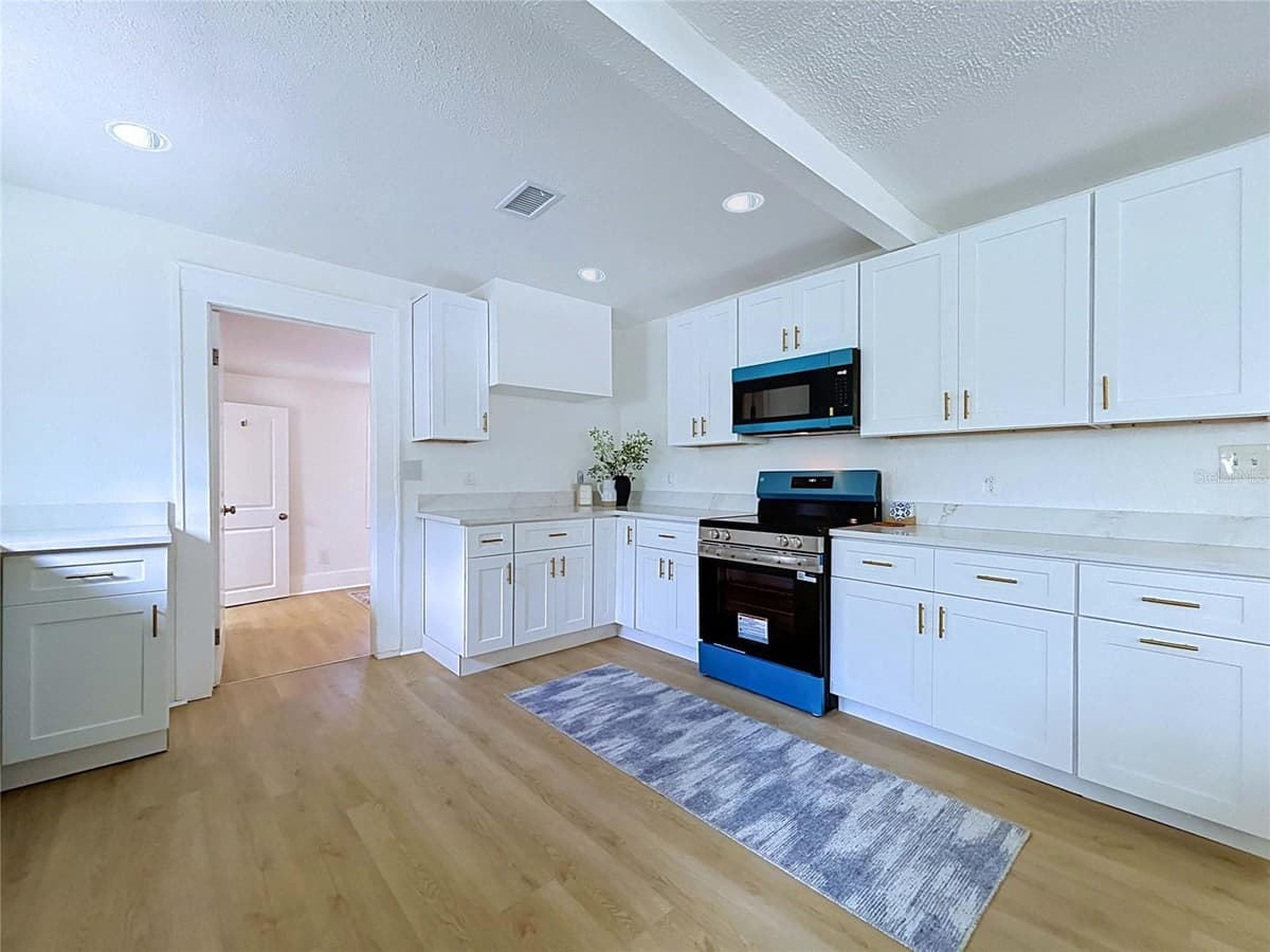 1835 24TH STREET — photo 11 of 32