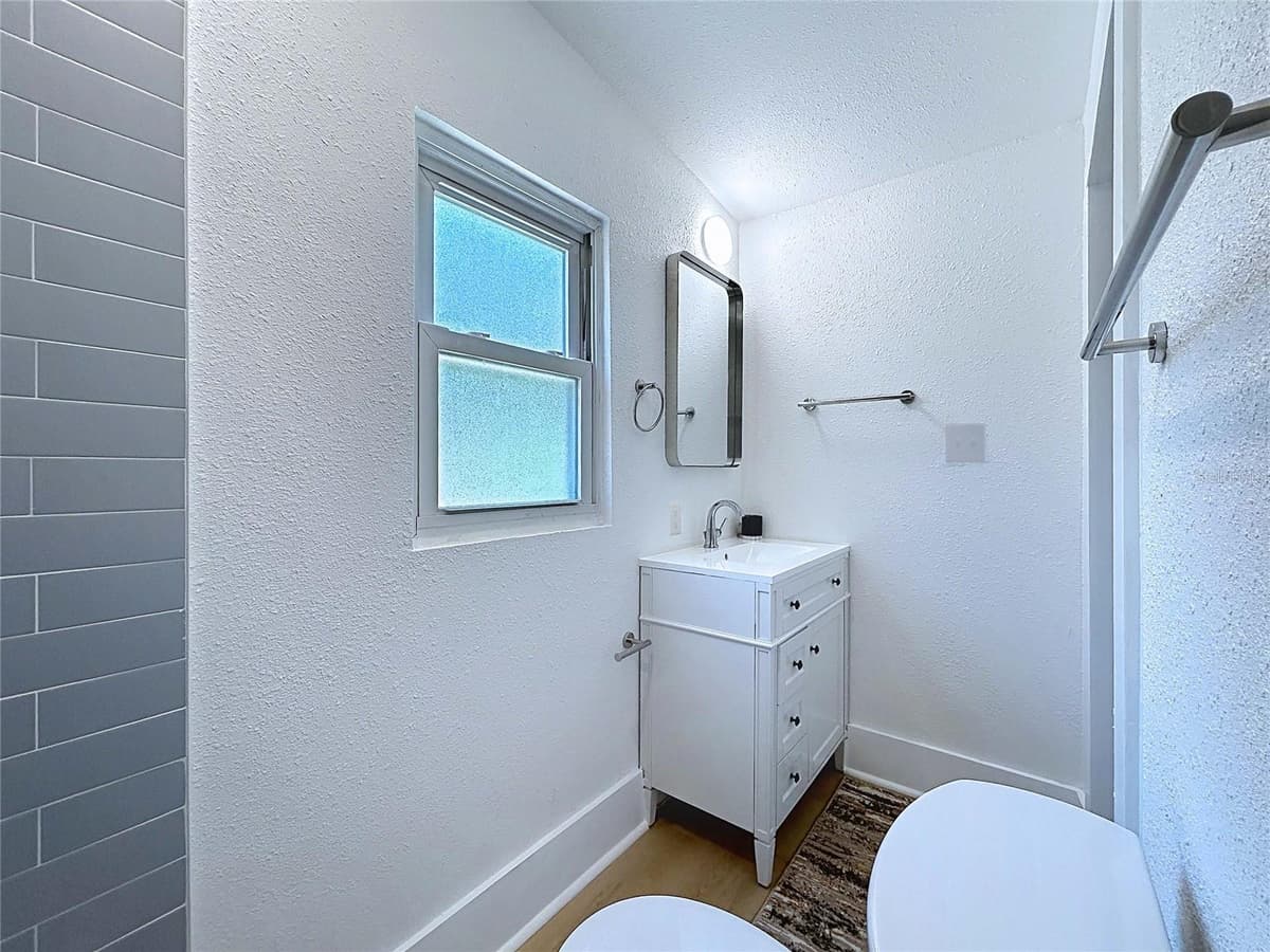 1835 24TH STREET — photo 18 of 32