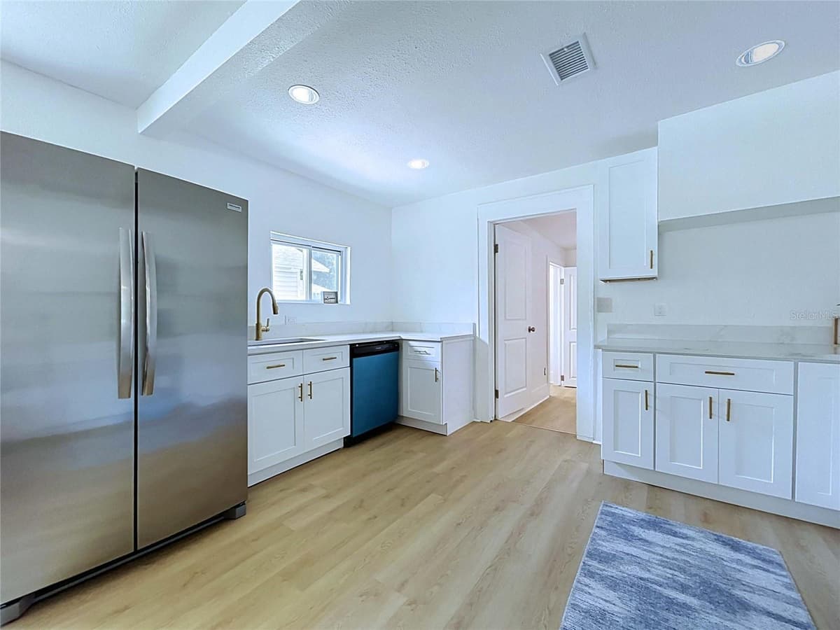 1835 24TH STREET — photo 10 of 32