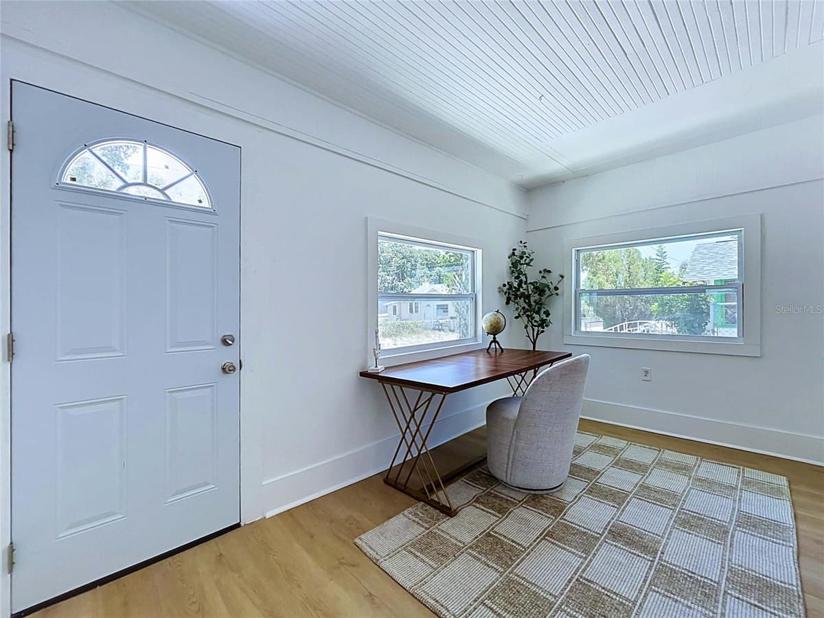 1835 24TH STREET — photo 3 of 32
