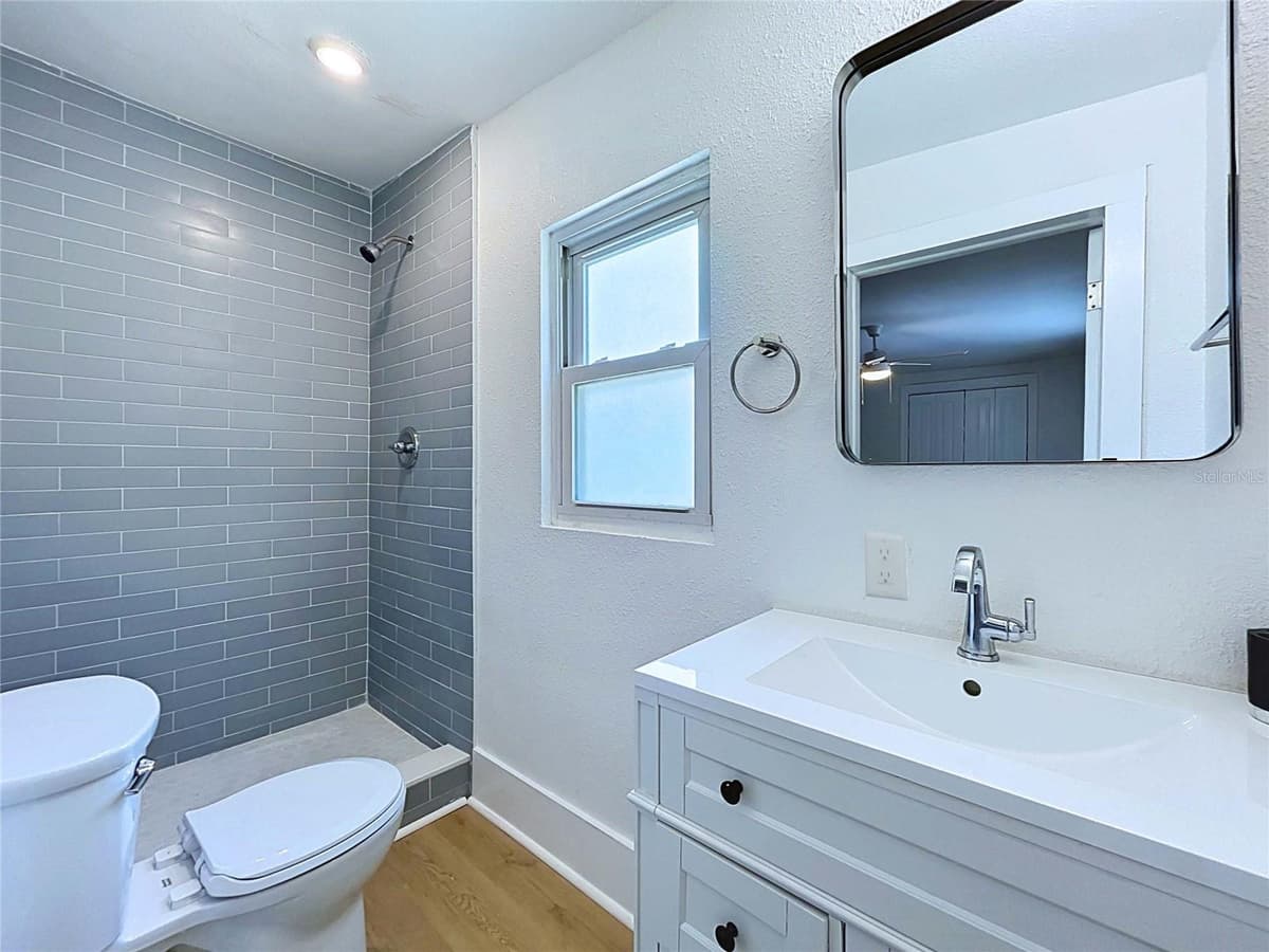 1835 24TH STREET — photo 16 of 32
