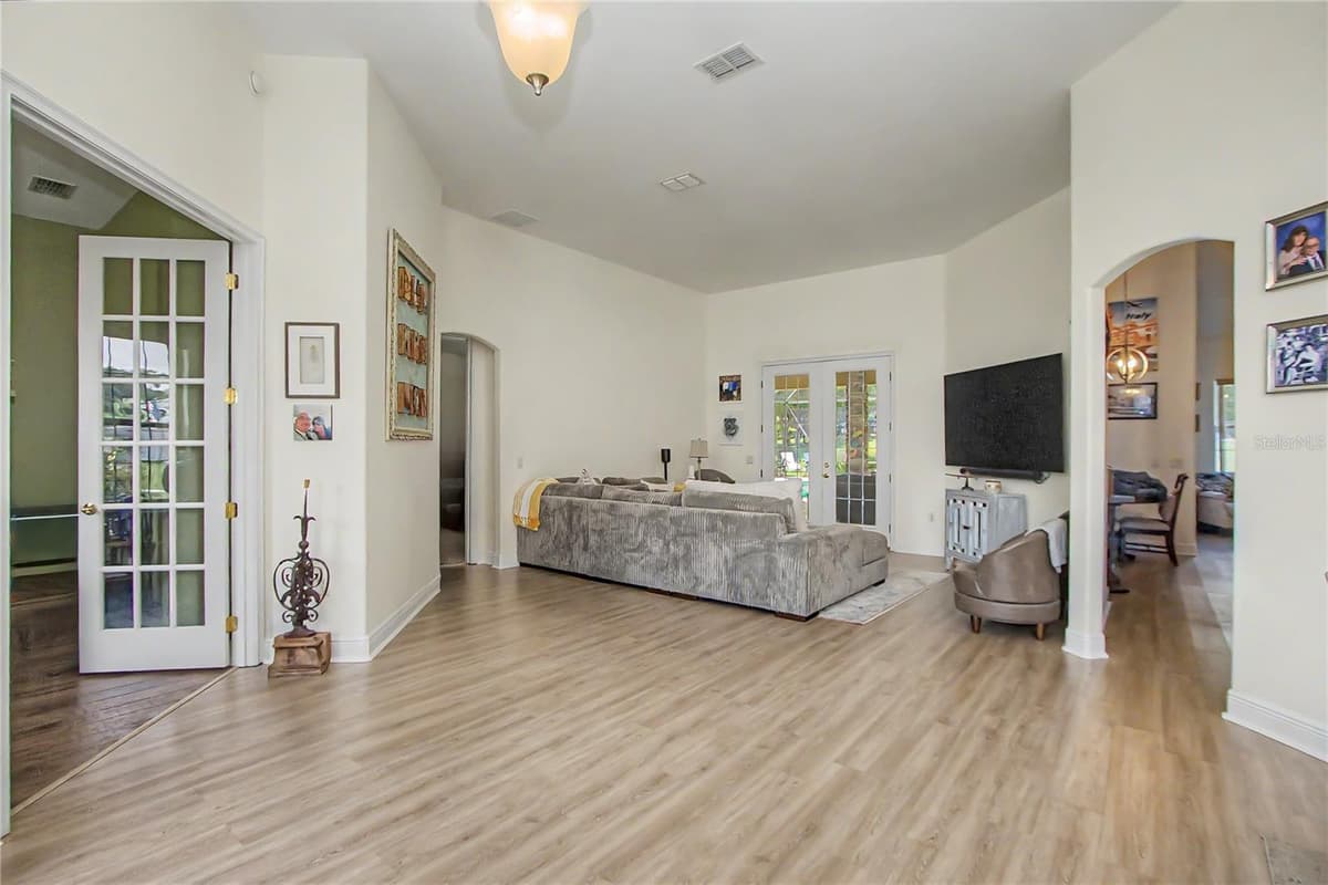 8840 70 TERR — photo 15 of 33