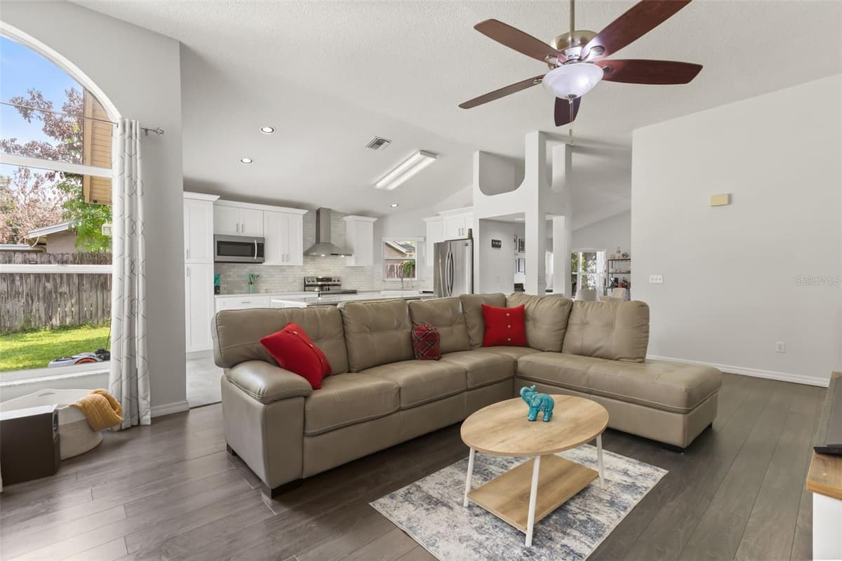 4562 CONWAY LANDING DRIVE — photo 12 of 38