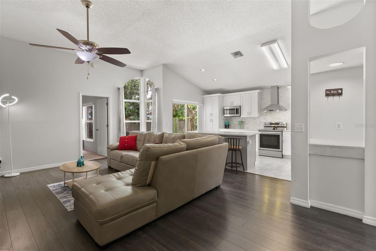 4562 CONWAY LANDING DRIVE — photo 11 of 38