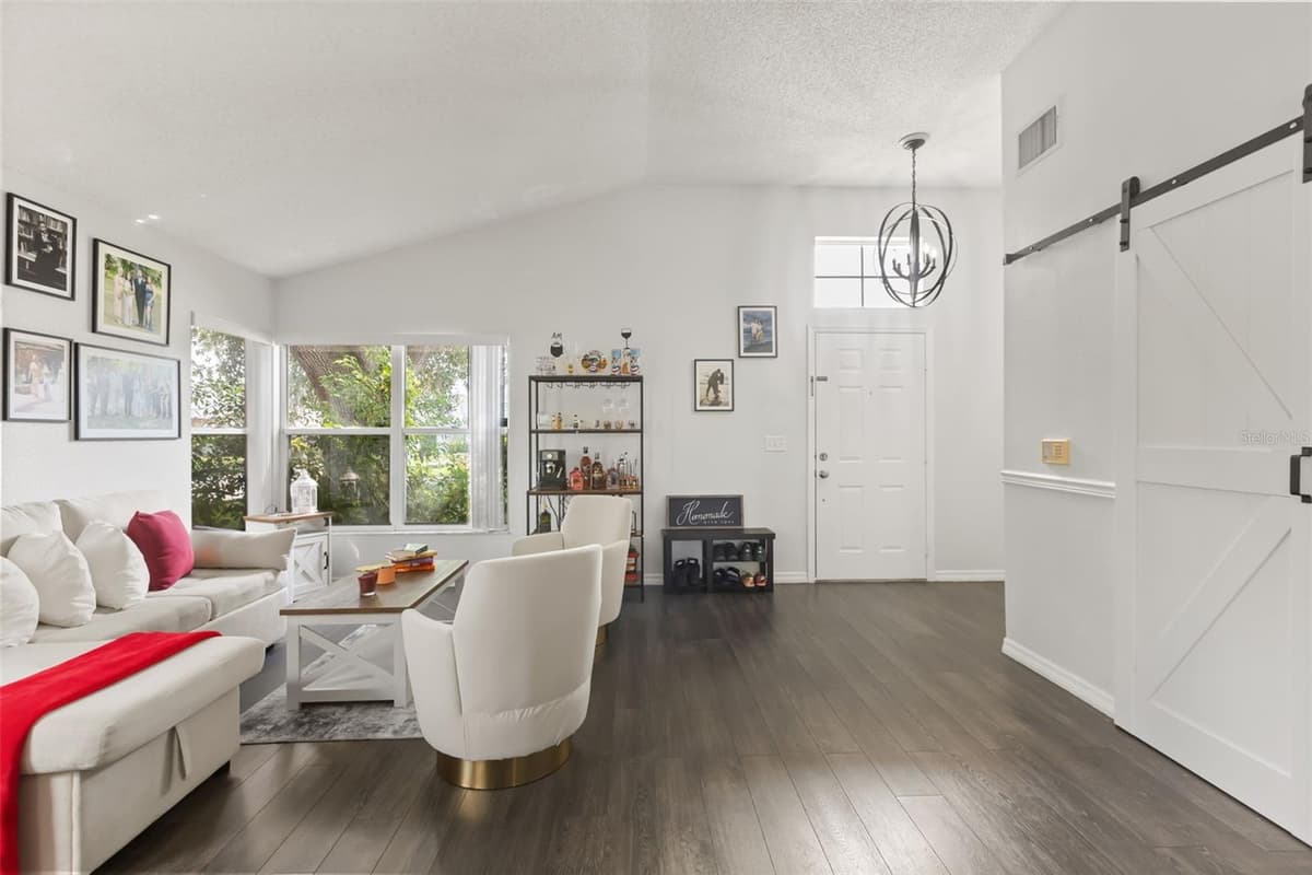 4562 CONWAY LANDING DRIVE — photo 5 of 38
