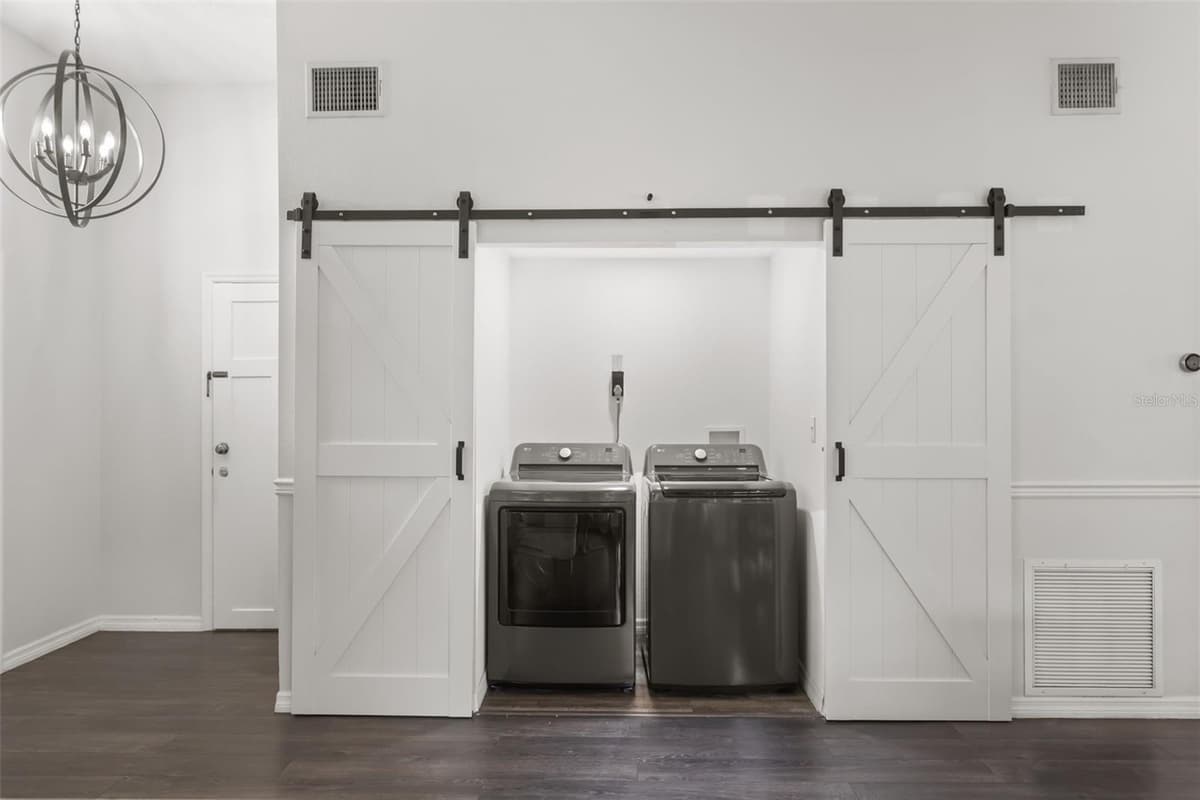4562 CONWAY LANDING DRIVE — photo 10 of 38