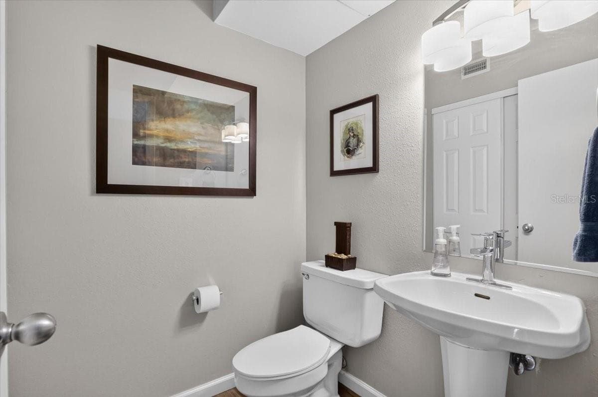 4001 BENEVA ROAD — photo 32 of 76