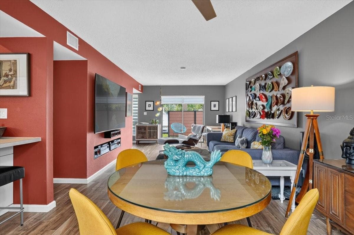 4001 BENEVA ROAD — photo 14 of 76