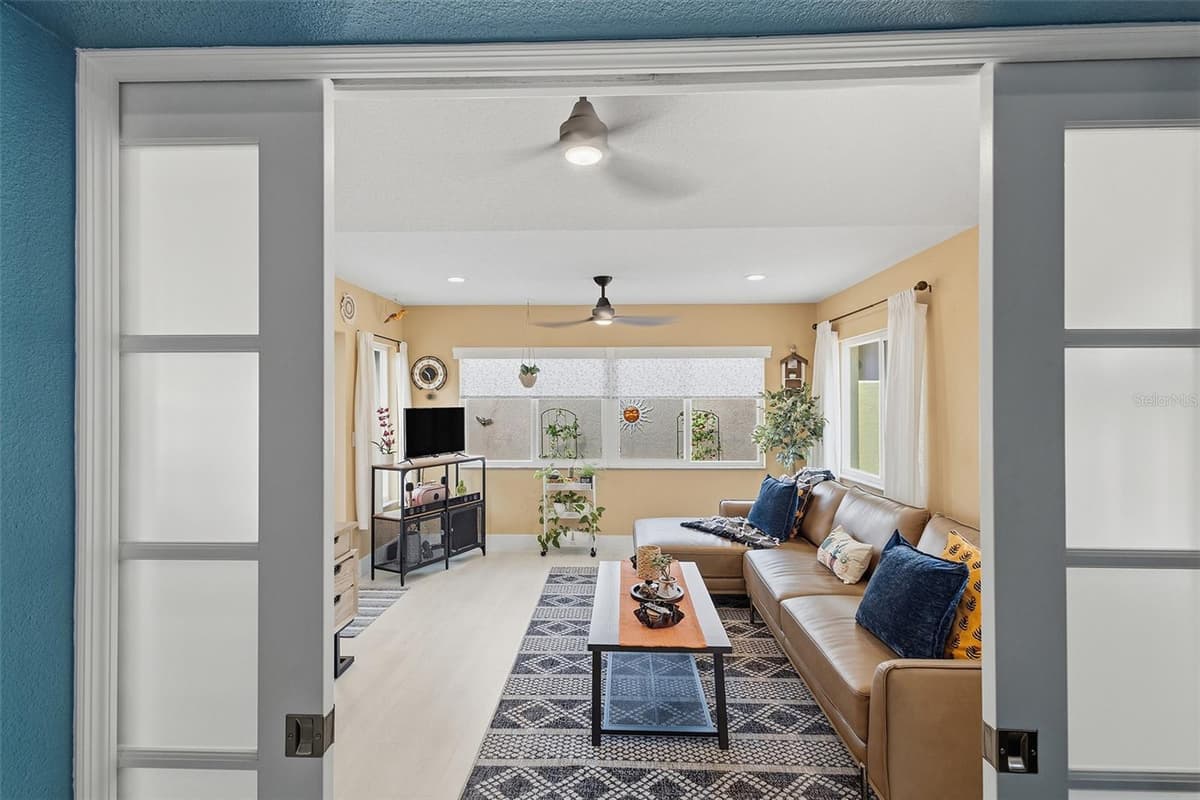 868 OVIEDO ROAD — photo 13 of 38
