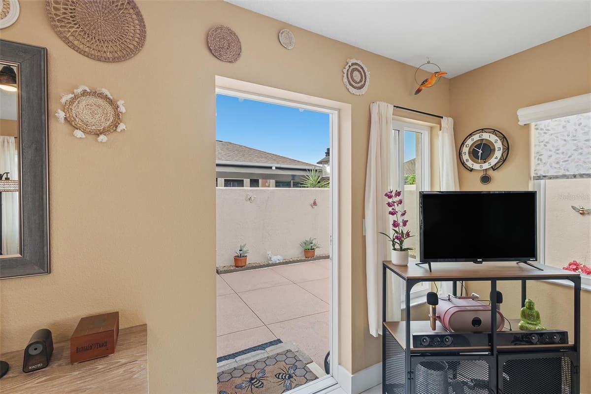 868 OVIEDO ROAD — photo 15 of 38