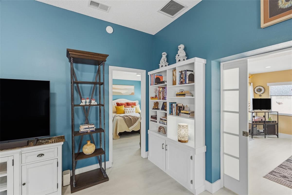 868 OVIEDO ROAD — photo 12 of 38