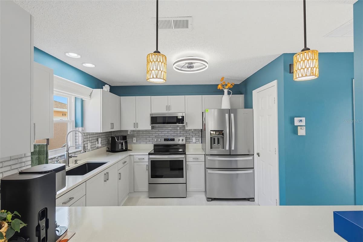 868 OVIEDO ROAD — photo 4 of 38