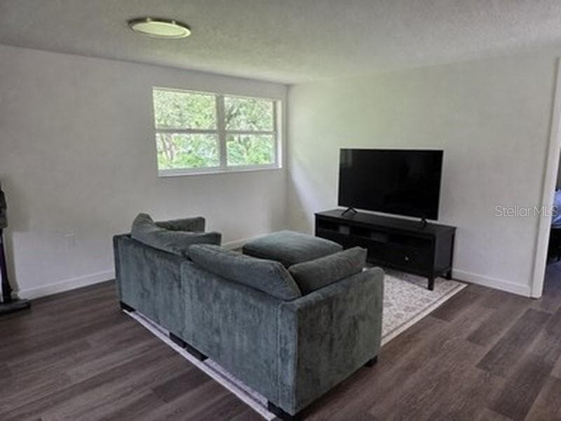3425 HOLLAND DRIVE — photo 4 of 5