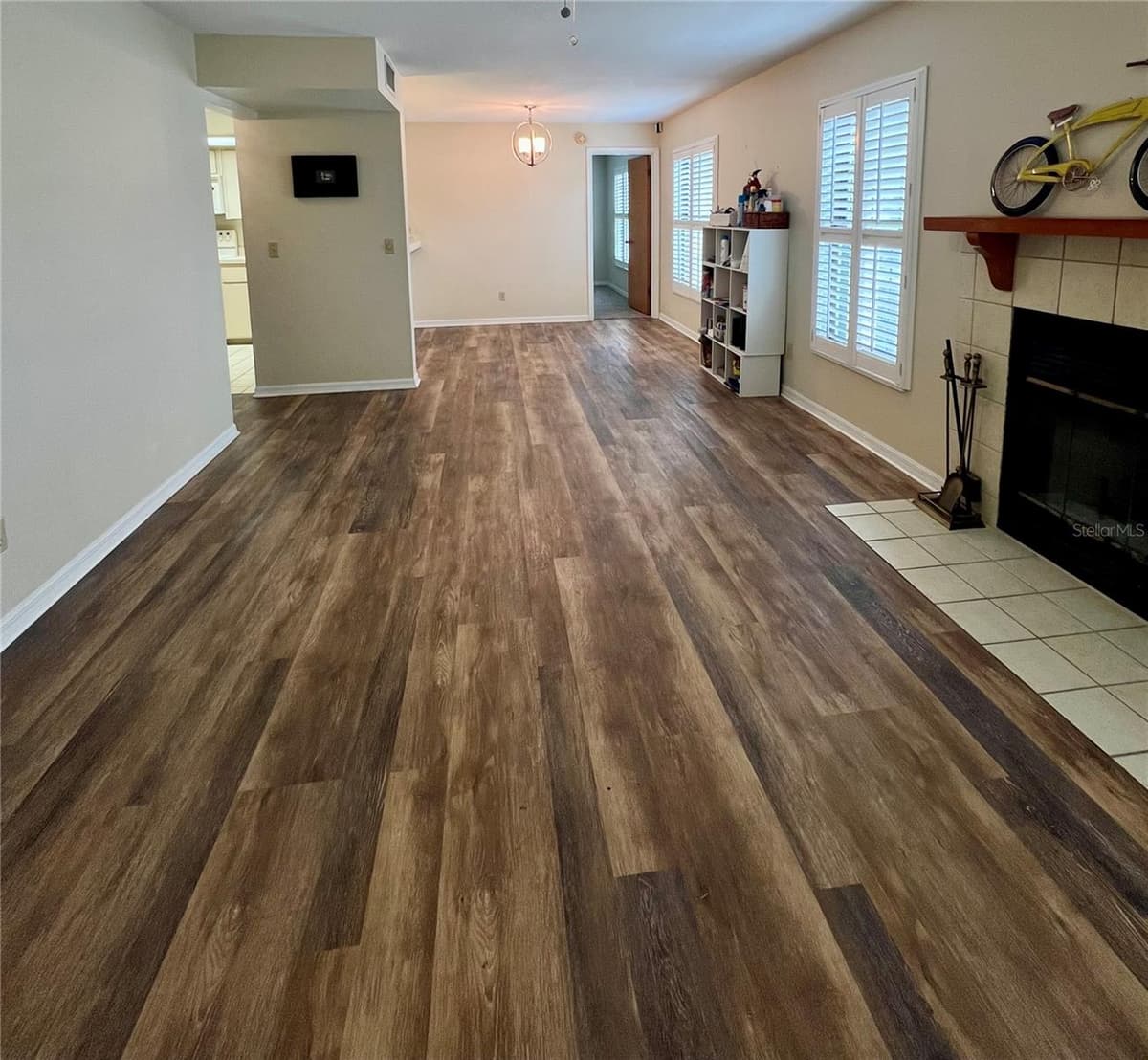 2352 FOREST DRIVE — photo 4 of 28