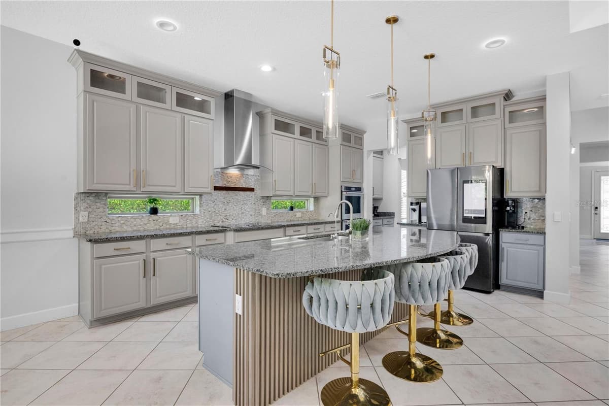 9443 ROYAL ESTATES BOULEVARD — photo 18 of 55
