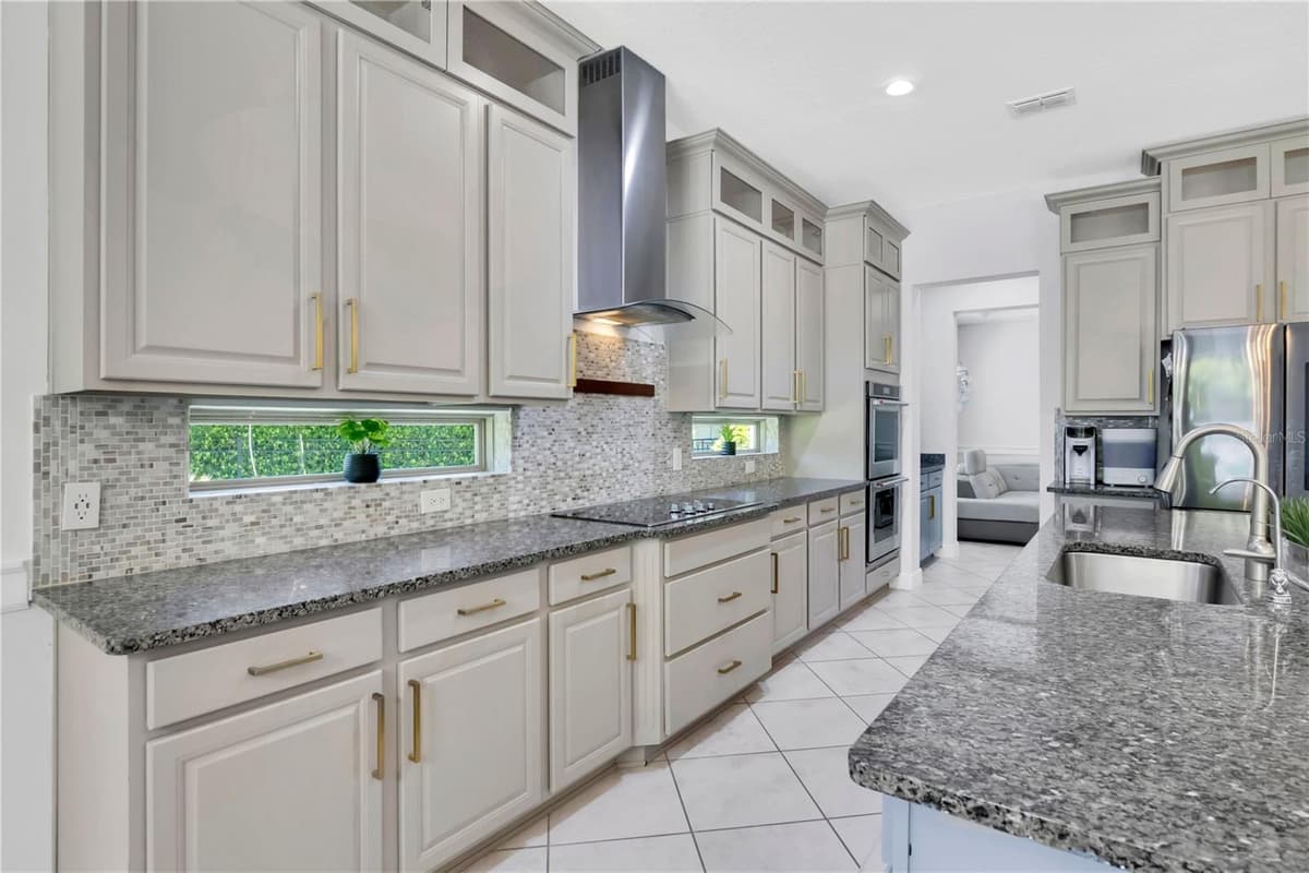 9443 ROYAL ESTATES BOULEVARD — photo 16 of 55