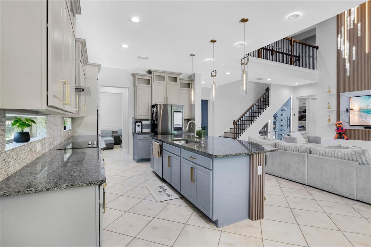 9443 ROYAL ESTATES BOULEVARD — photo 17 of 55