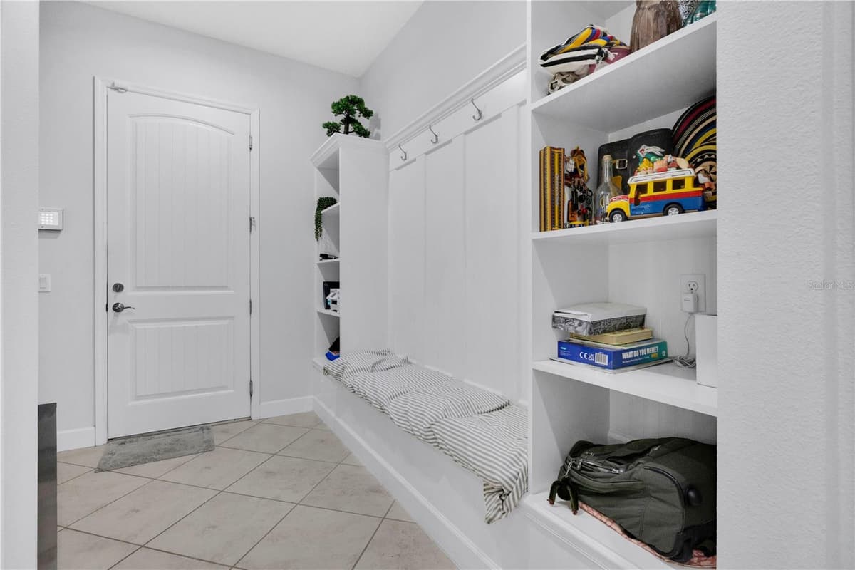 9443 ROYAL ESTATES BOULEVARD — photo 12 of 55