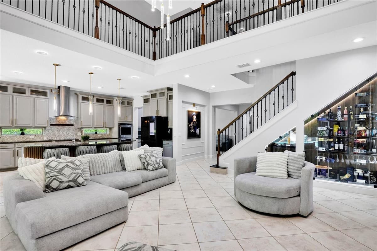 9443 ROYAL ESTATES BOULEVARD — photo 10 of 55